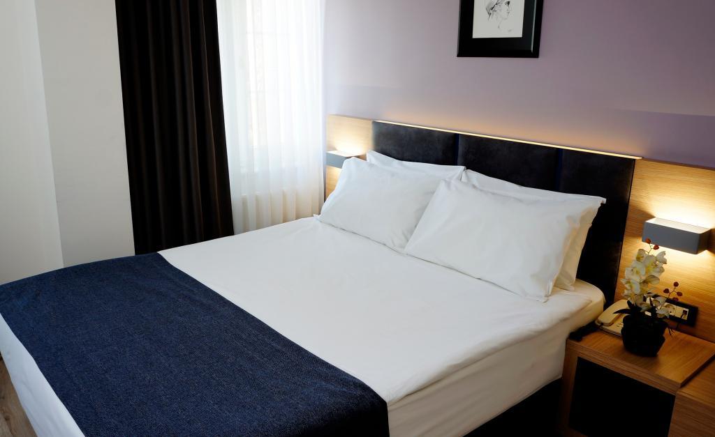 Hotel Helen — 10