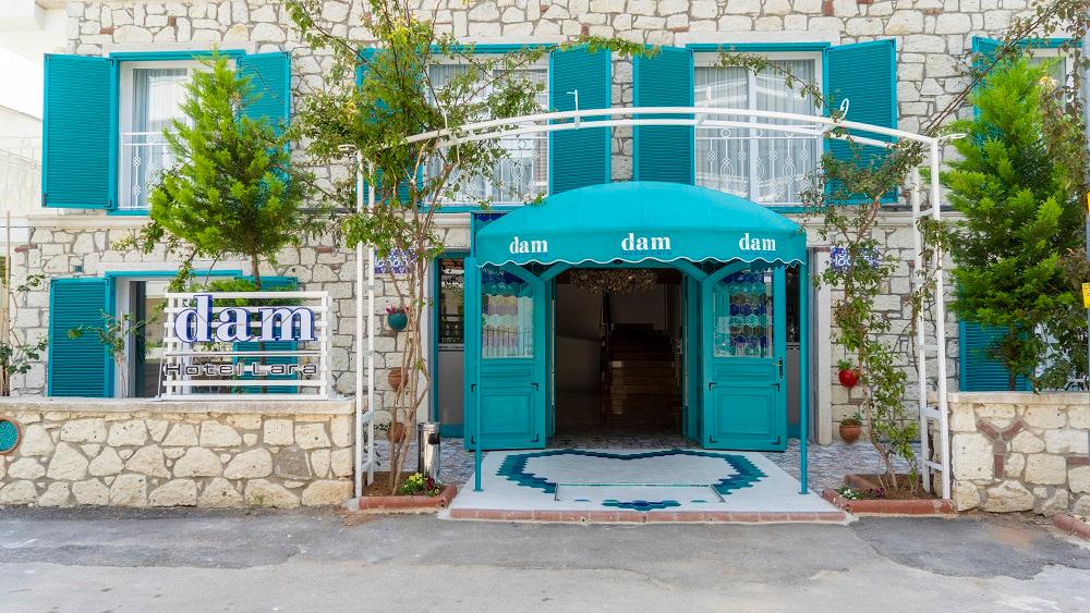 Dam Hotel Lara — 1