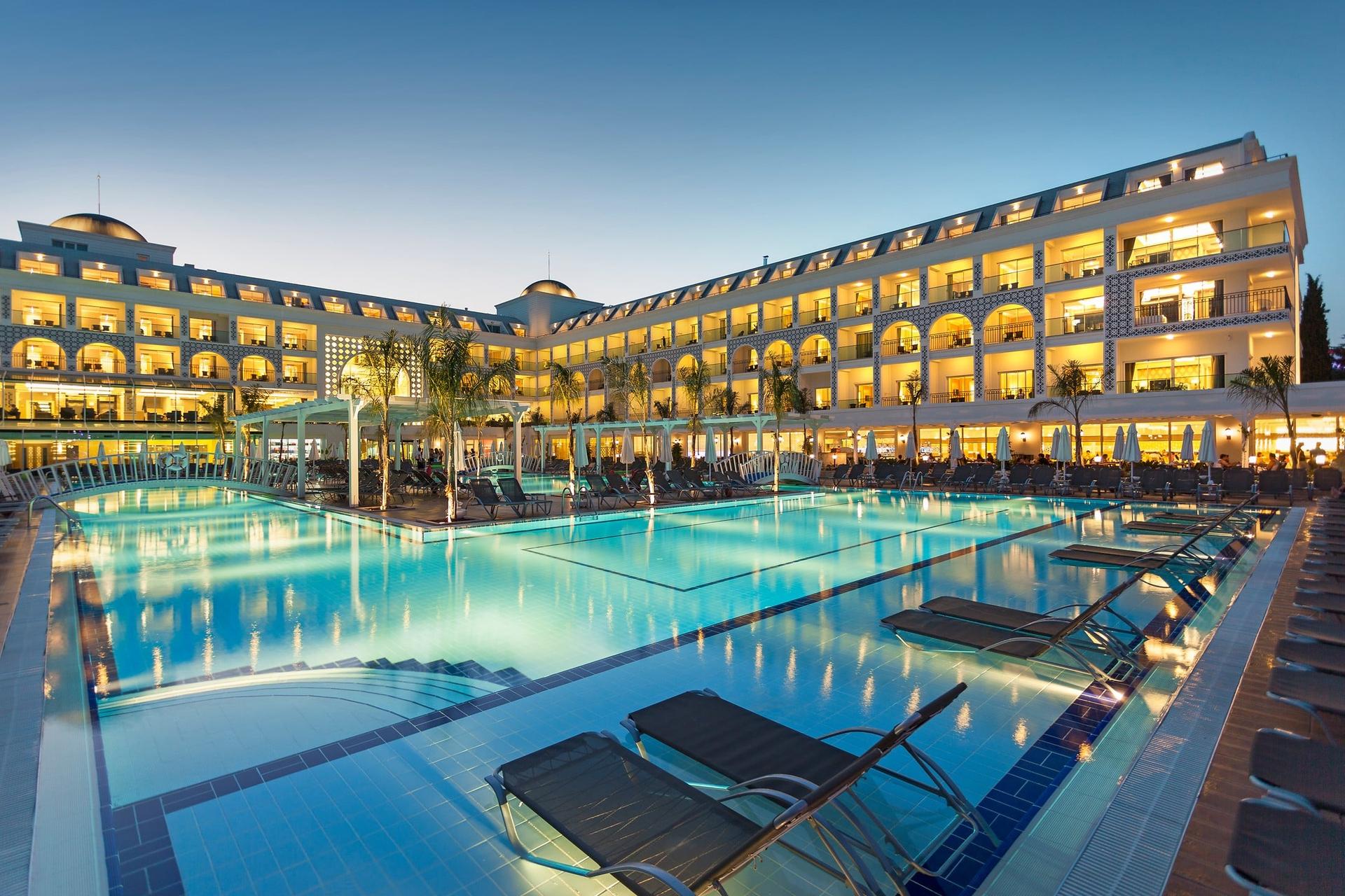 Karmir Resort & Spa — 1