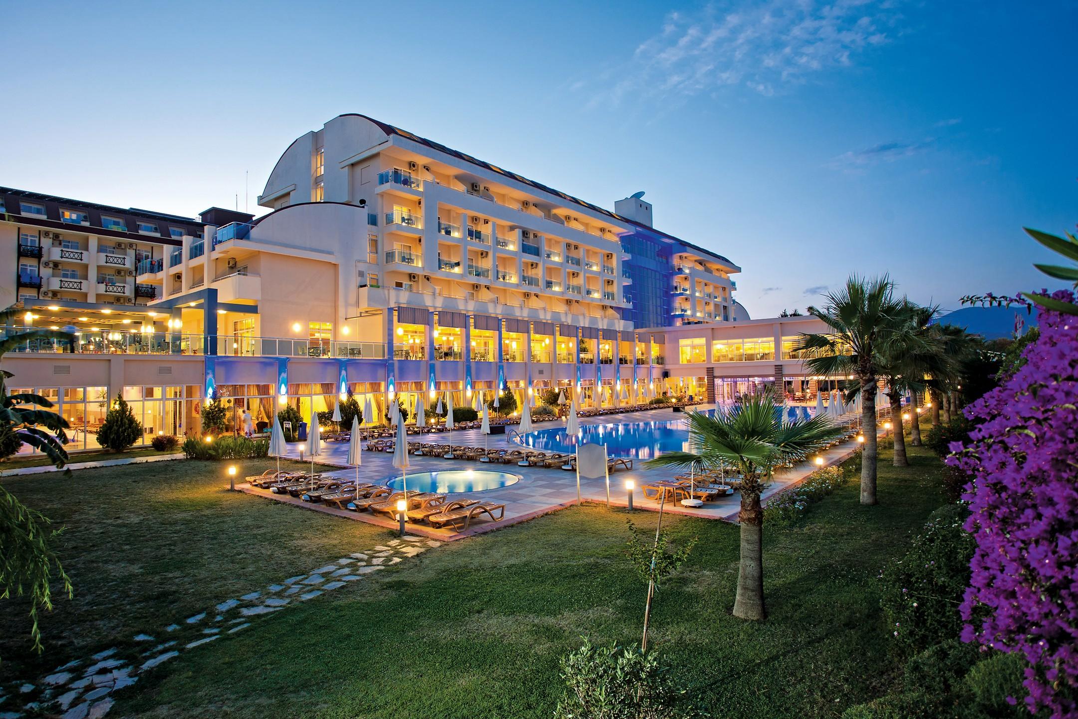 Titan Select Hotel — 1