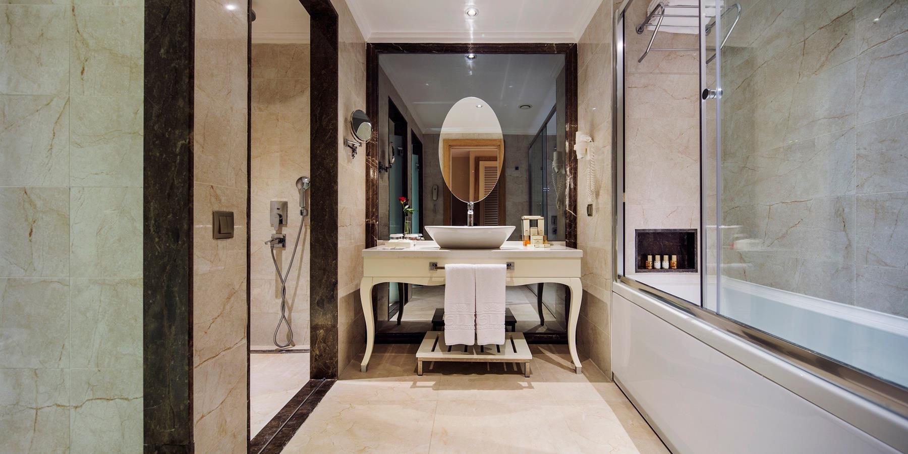 Bellis Deluxe Hotel — 1