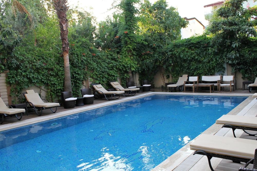 Boutique Nergiz Hotel — 1