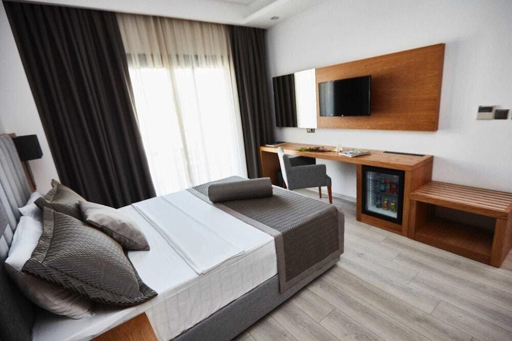 Ruwais Hotel