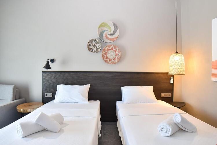 Kotinos Beach Hotel — 4