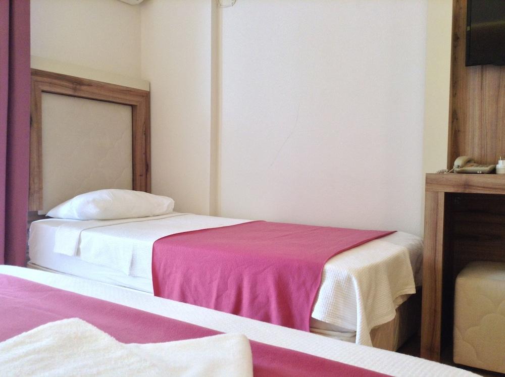 Senam Hotel