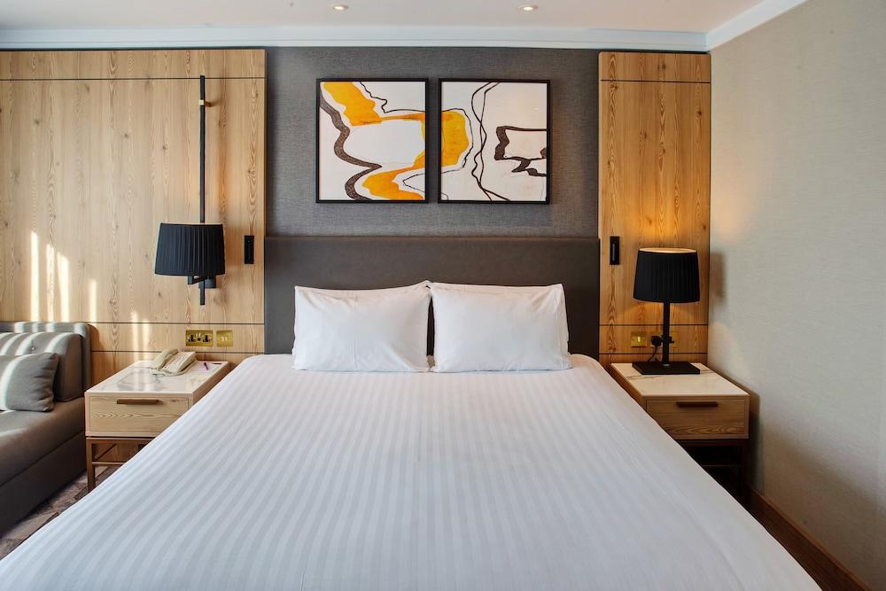 CROWNE PLAZA MARLOW — 8