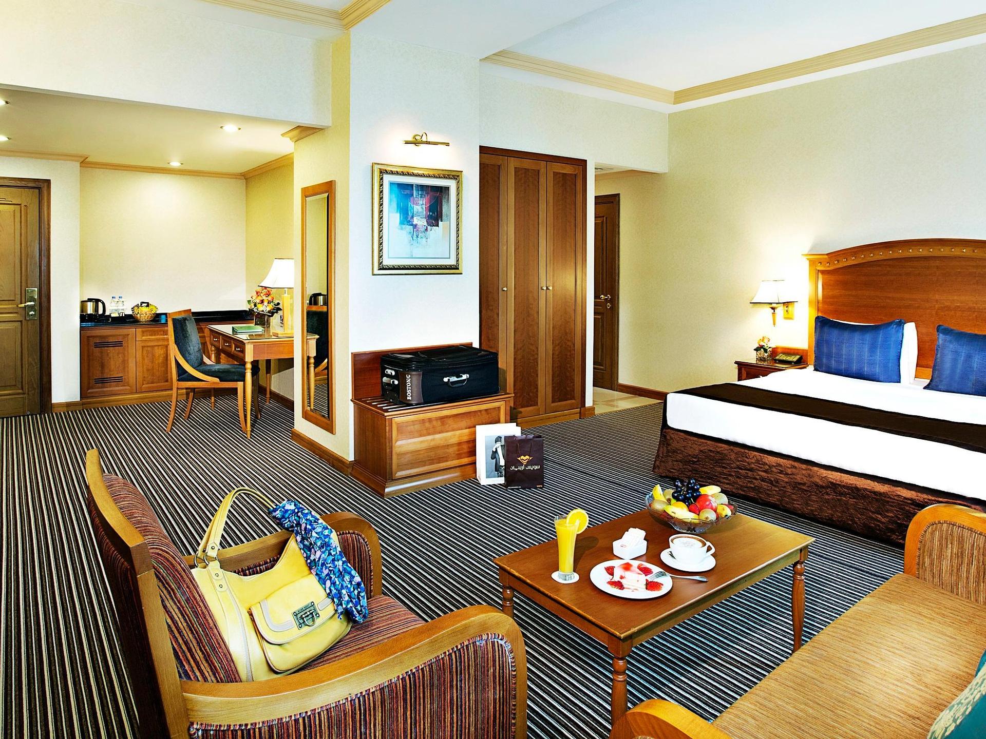 Avenue Hotel — 1