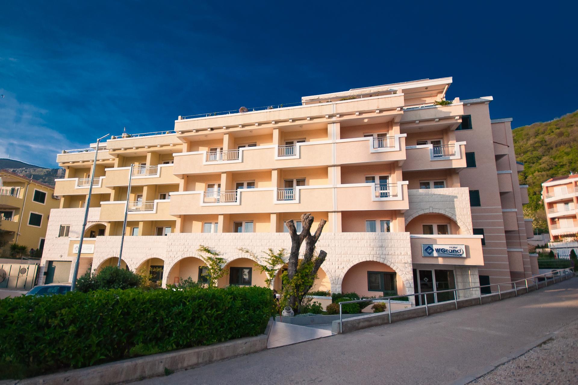 HOTEL WGRAND 1060808 — 1