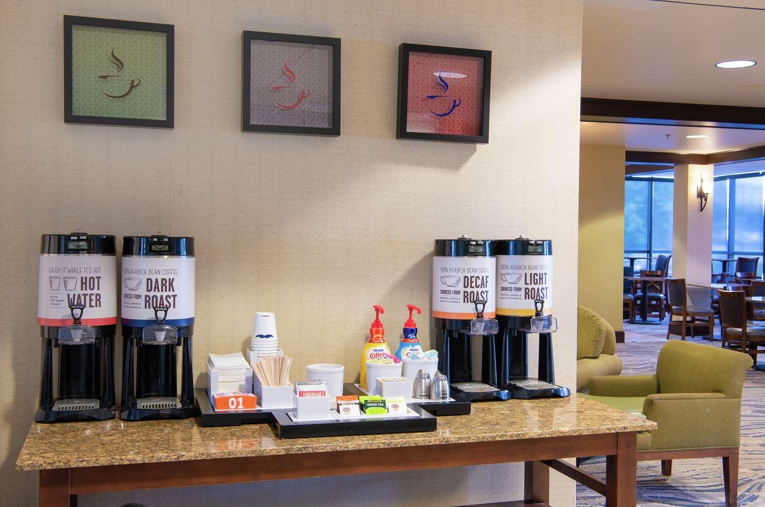 Hampton Inn Erie South — 9