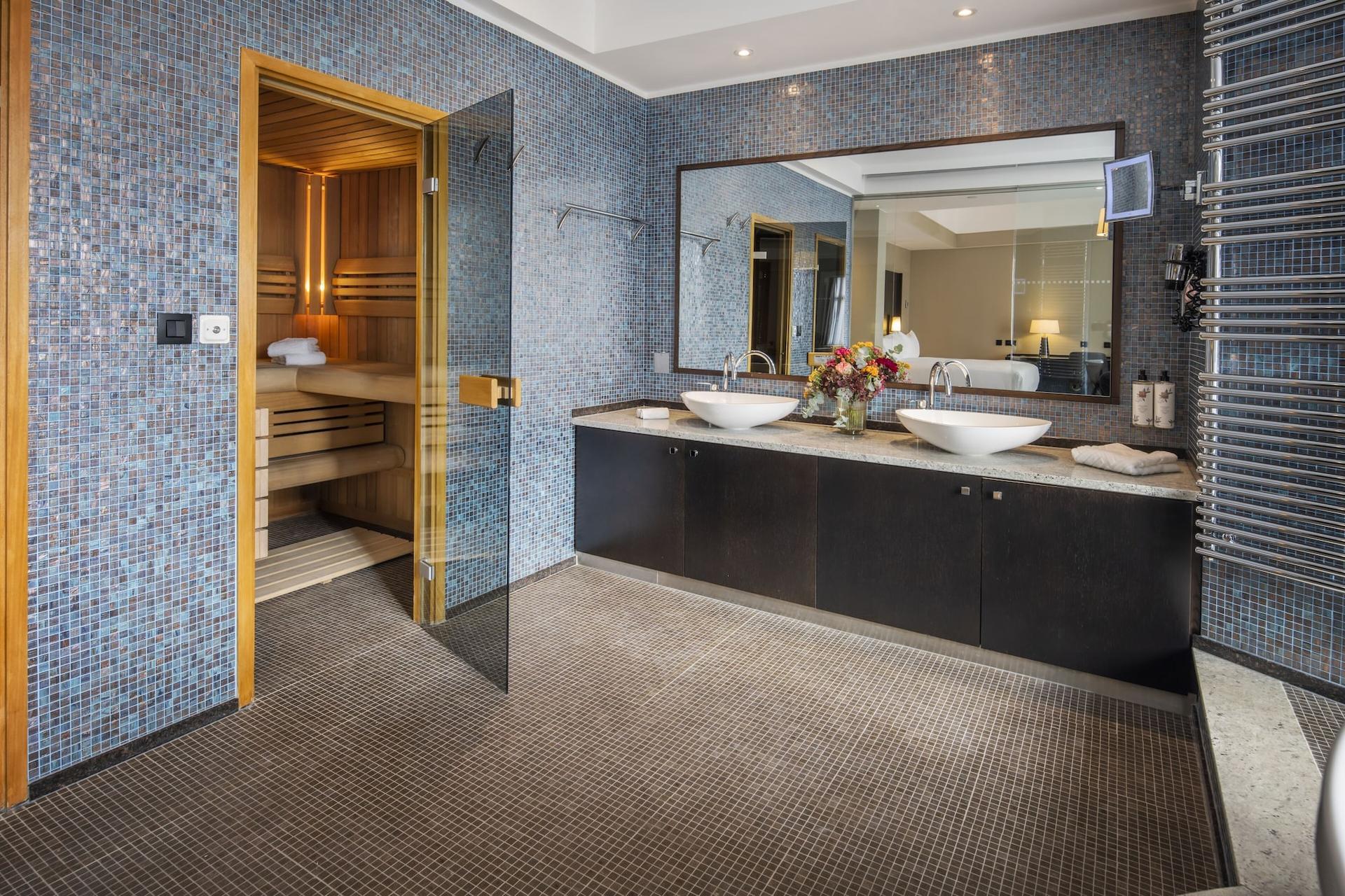 DoubleTree by Hilton Brussels City, Belgium — 9