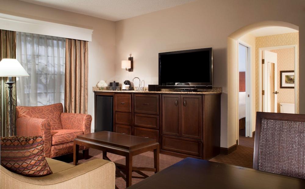EMBASSY SUITES FLAGSTAFF — 7