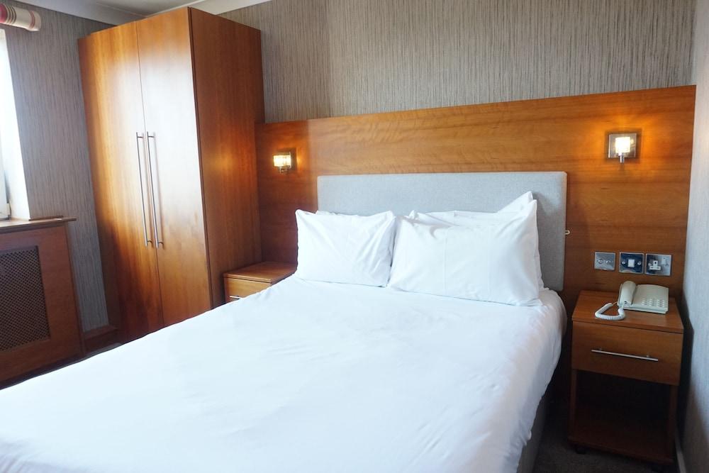 THE PARK HOTEL LIVERPOOL — 10