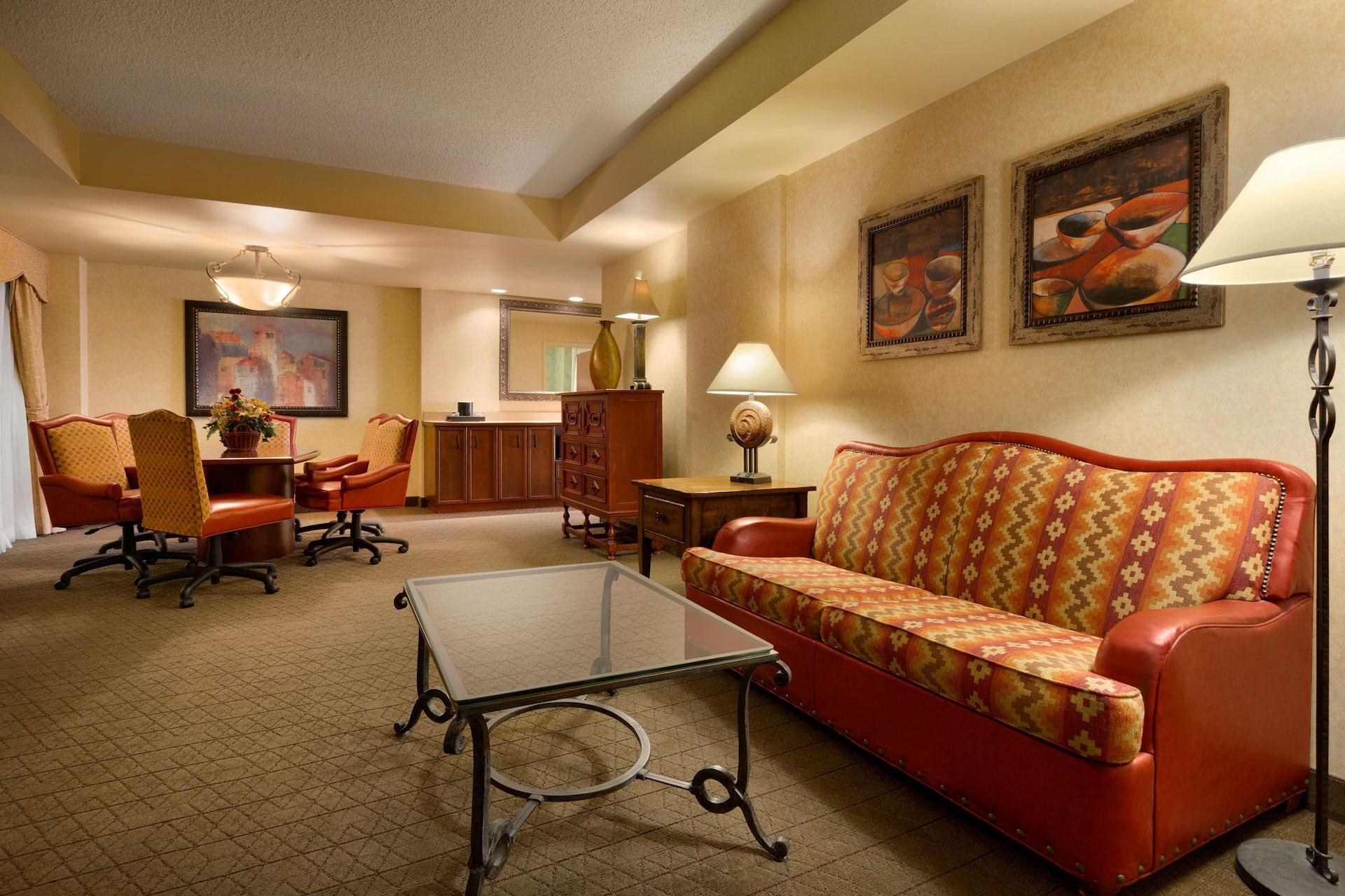 Embassy Suites by Hilton Albuquerque — 1
