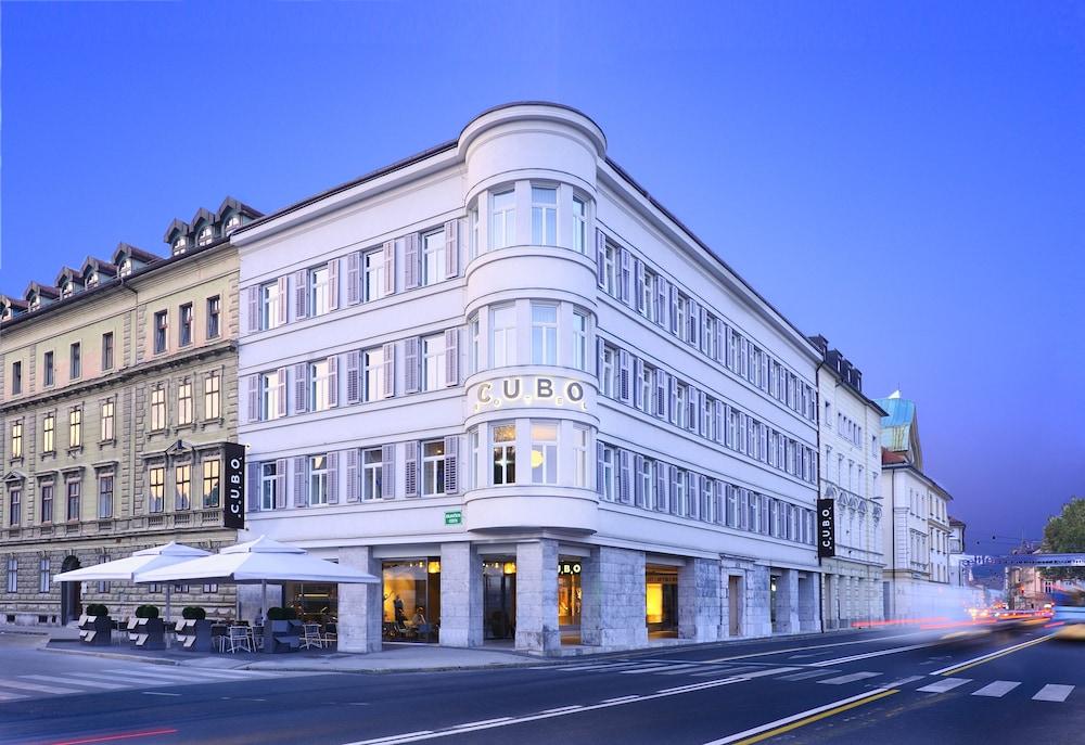 Cubo Hotel 940185 — 1