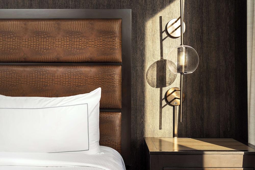 DoubleTree Suites by Hilton Austin Downtown Capitol — 5