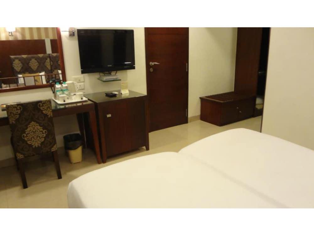 SUBA PALACE HOTEL — 1
