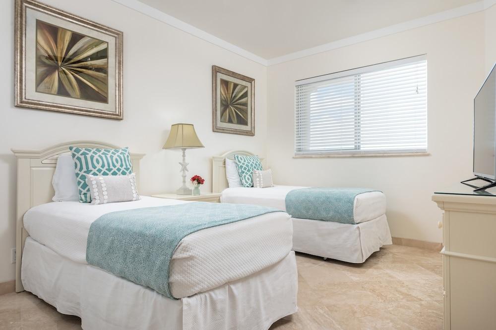 The Venetian on Grace Bay — 9