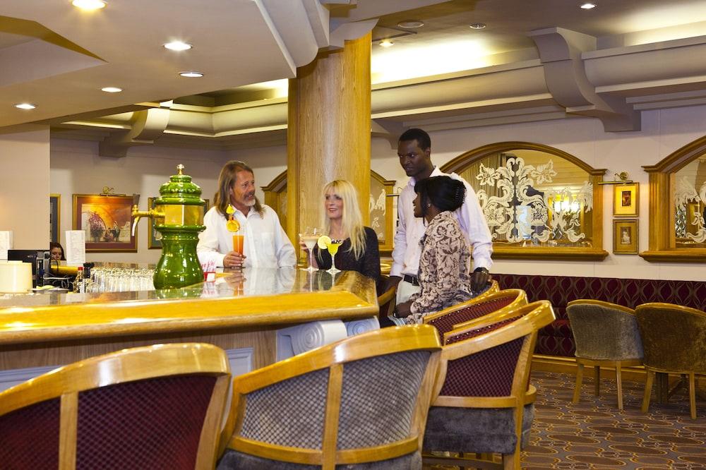 Movenpick Hotel Windhoek — 10