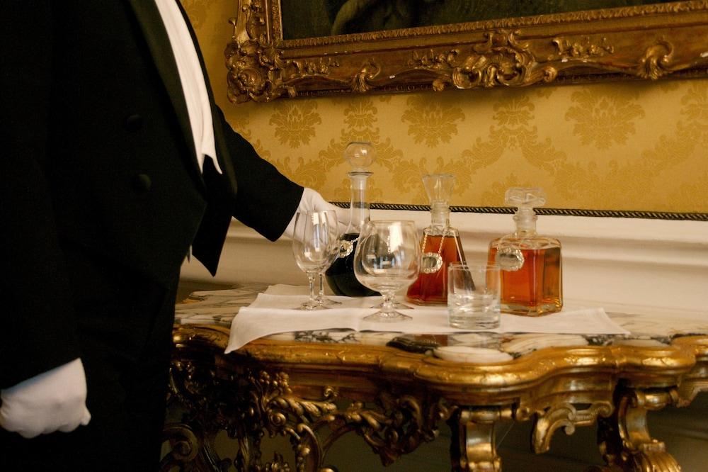 Hotel Imperial, a Luxury Collection Hotel, Vienna 2344 — 8