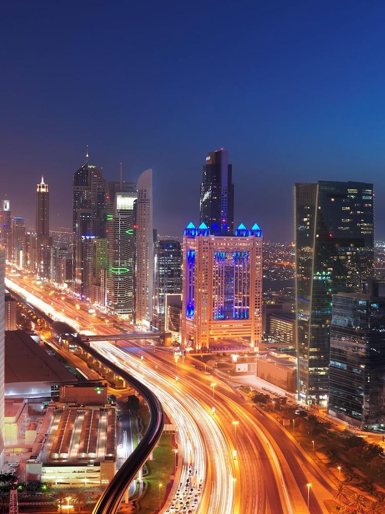 Fairmont Hotel Dubai — 6