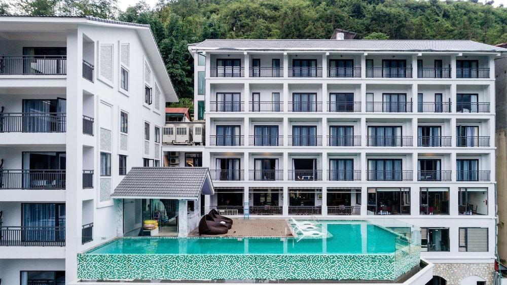 Bamboo Sapa Hotel — 1