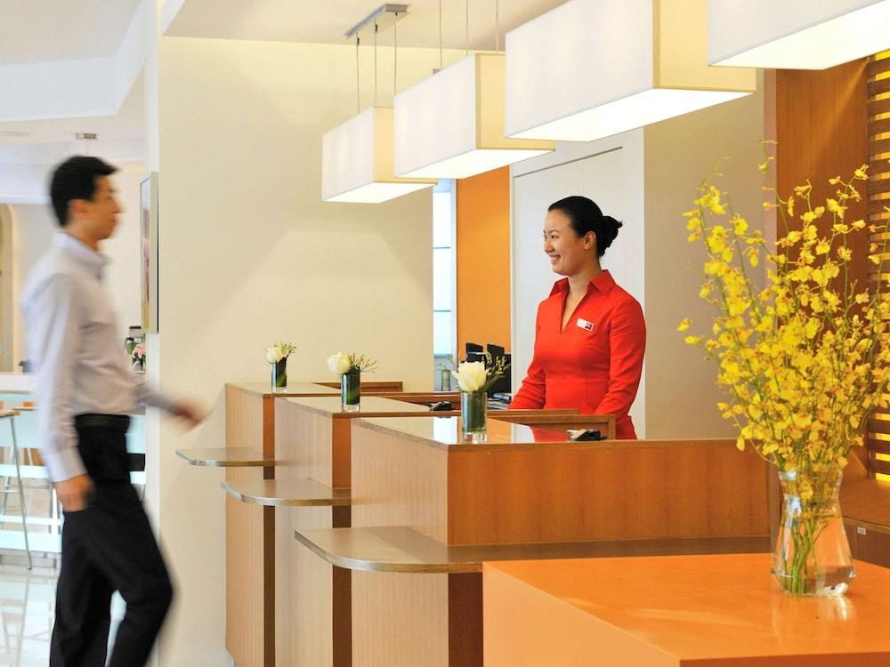 Ibis Rotherham East - M18 - M1 — 3