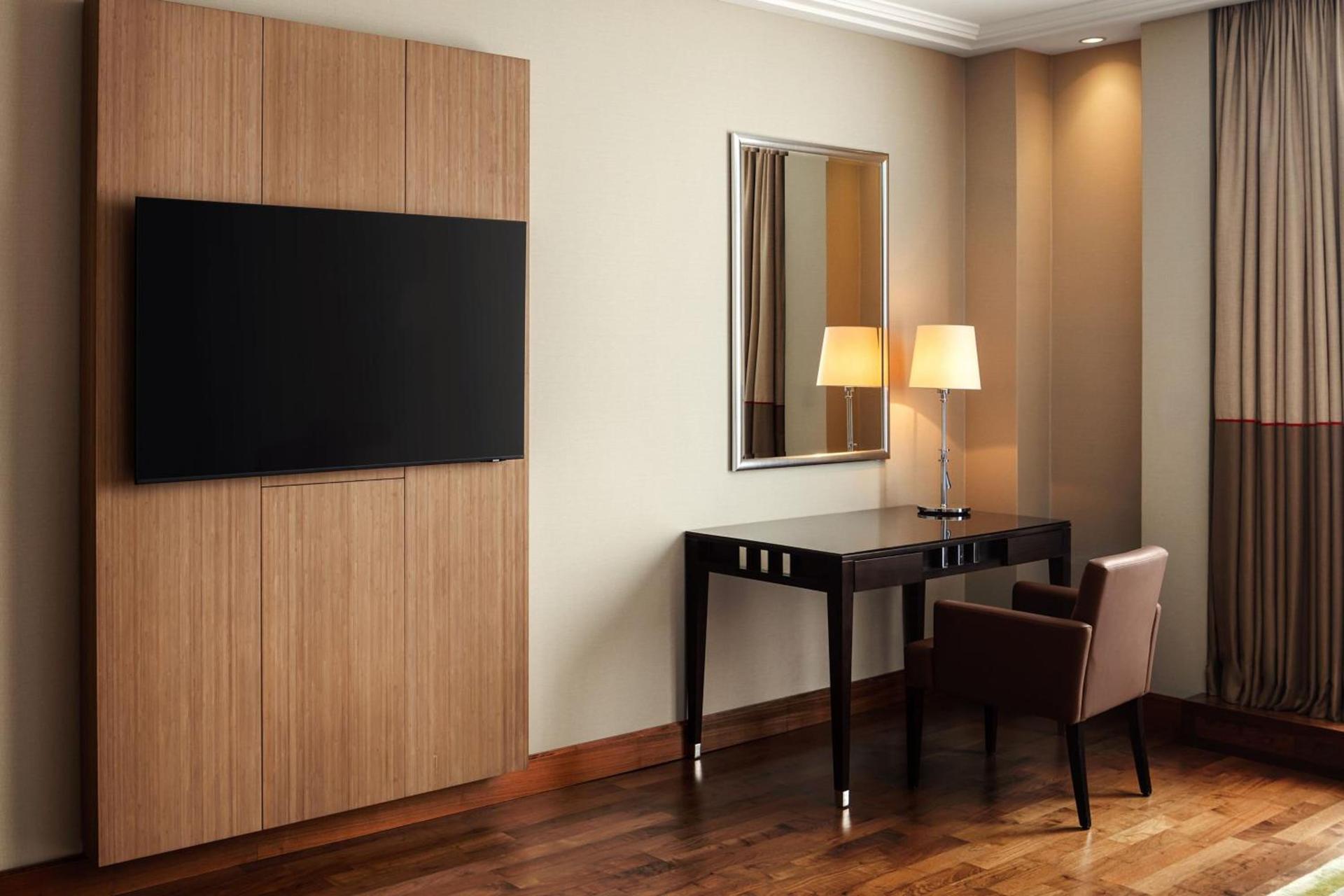 SHERATON BRATISLAVA HOTEL — 1