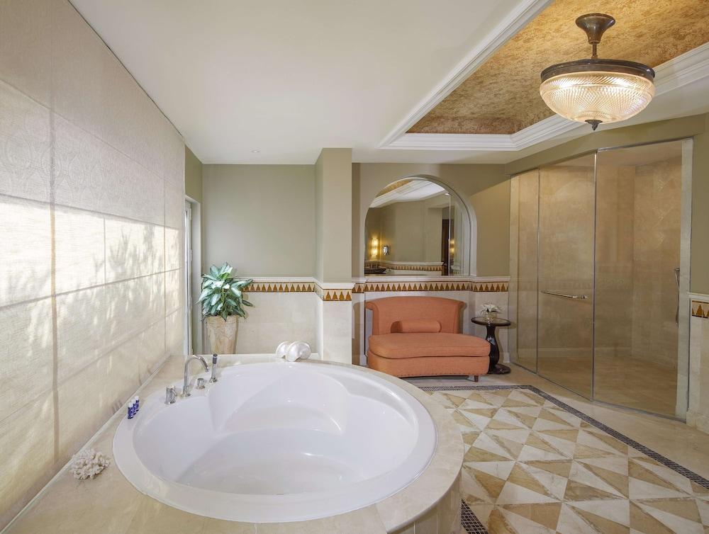 Desert Islands Resort & Spa by Anantara — 10