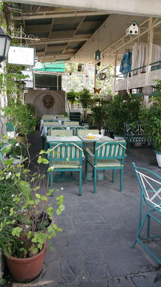 Khach san Minh Chau Hoa Hung — 5
