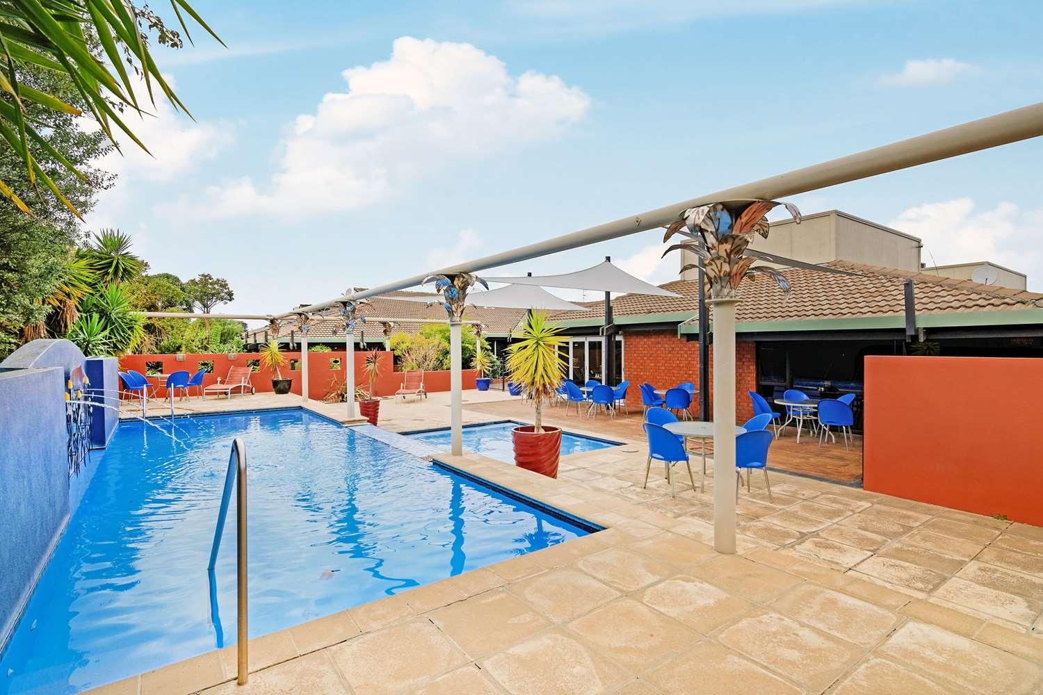 The Marlborough Riverside Hotel 92470 — 1