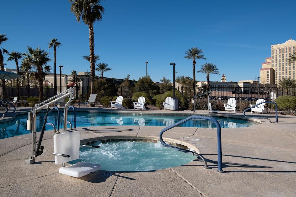 Hampton Inn & Suites Las Vegas-Henderson — 7