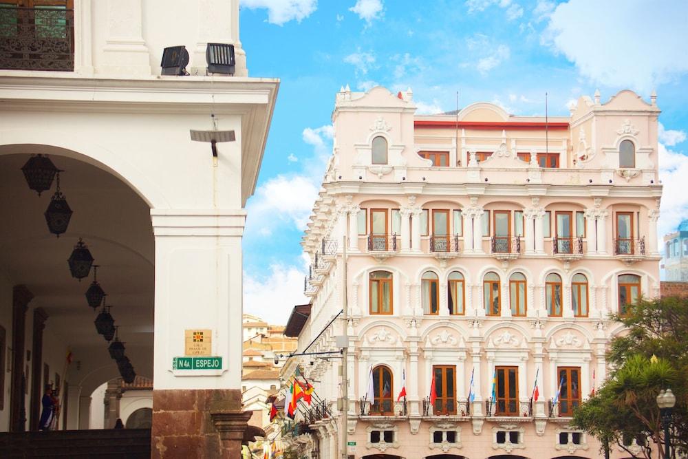 PLAZA GRANDE — 1