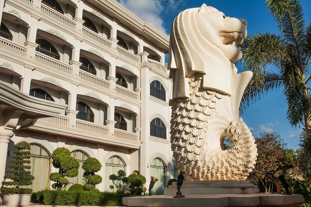 REE HOTEL 98558 — 1
