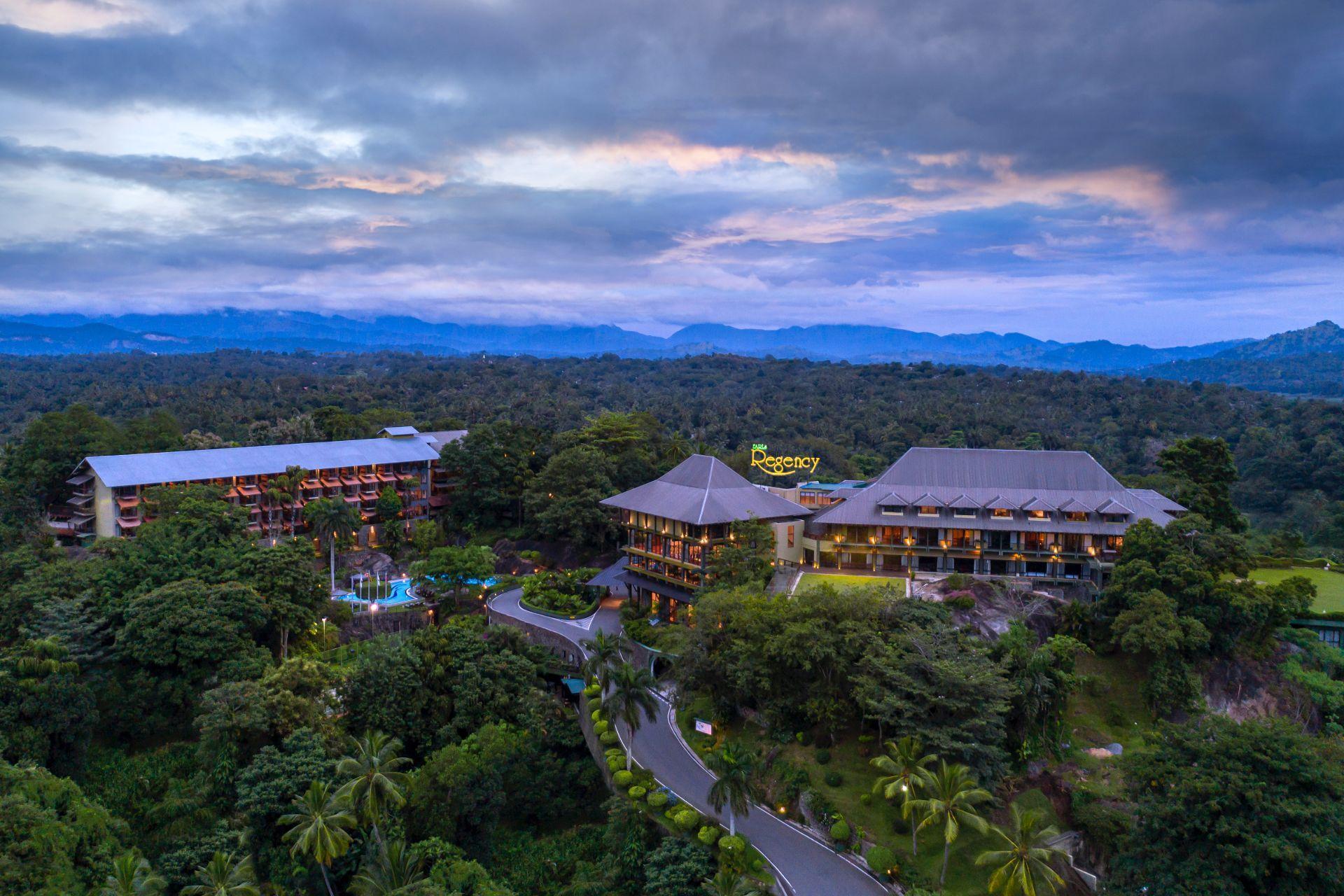 Earls Regency Hotel 90888 — 3
