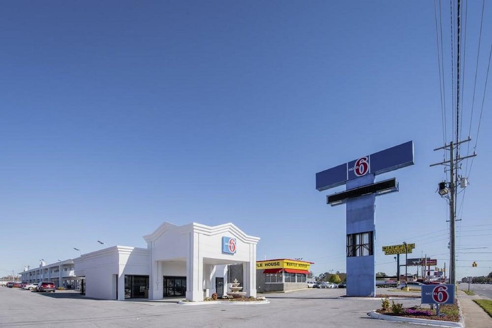 Motel6 Jacksonville, NC — 8