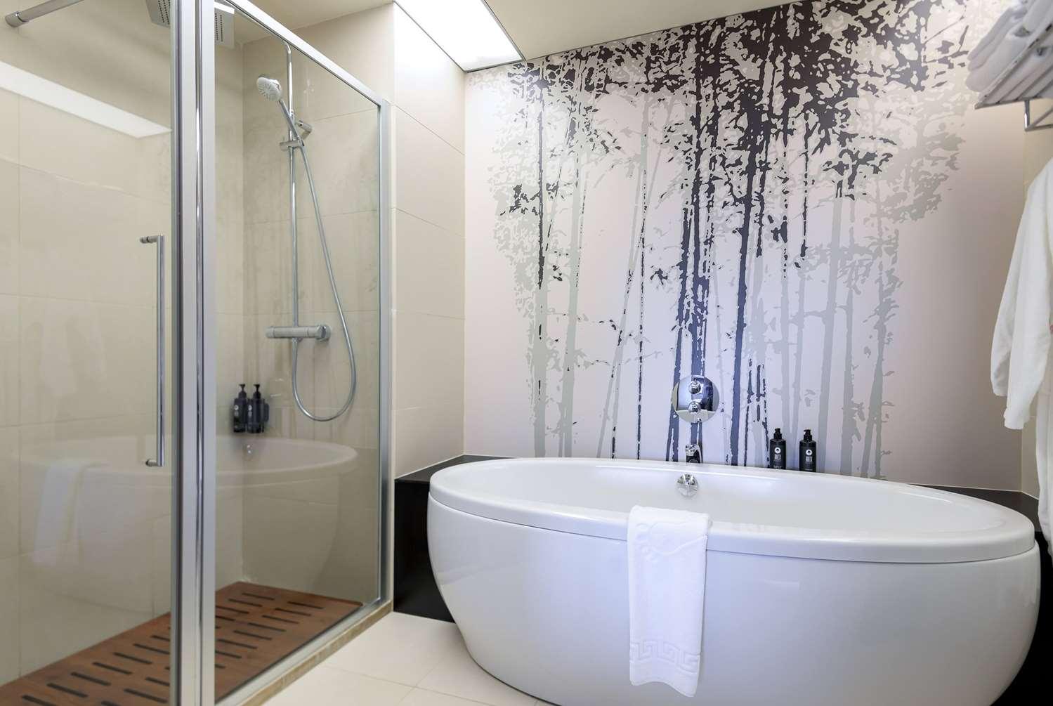 Ramada Plaza by Wyndham Bucharest Convention Center — 5