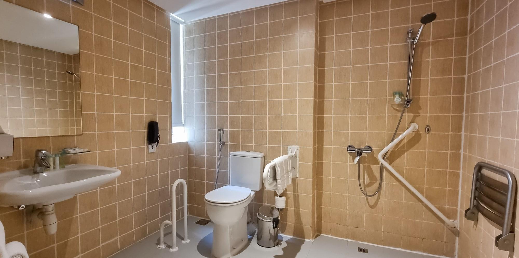 Ramada Hotel & Suites by Wyndham Dubai JBR — 7