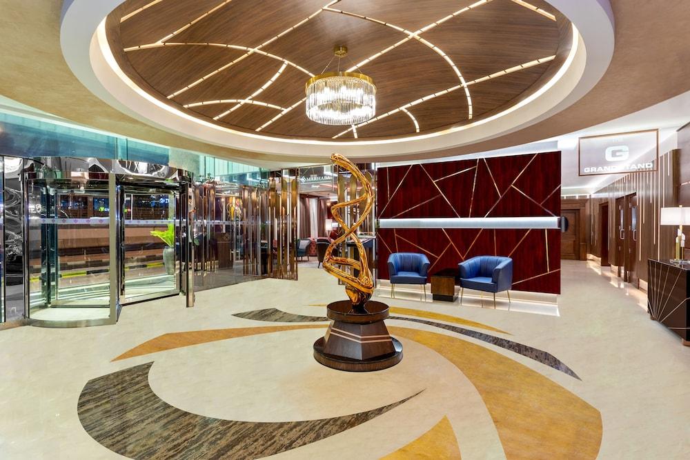 Park Regis Kris Kin Hotel — 5