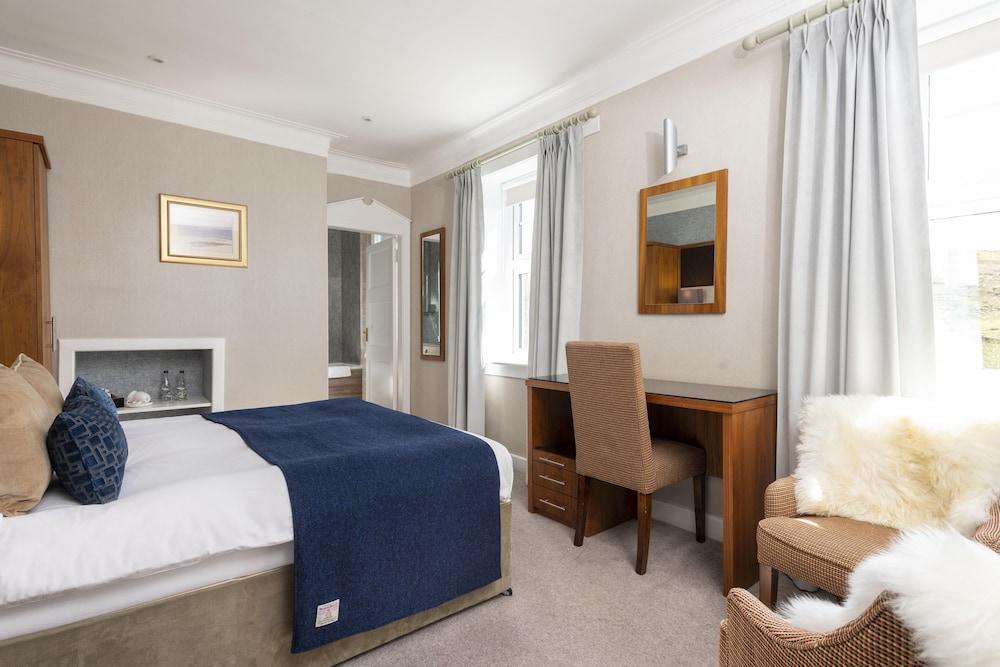 TORAVAIG HOUSE HOTEL — 7