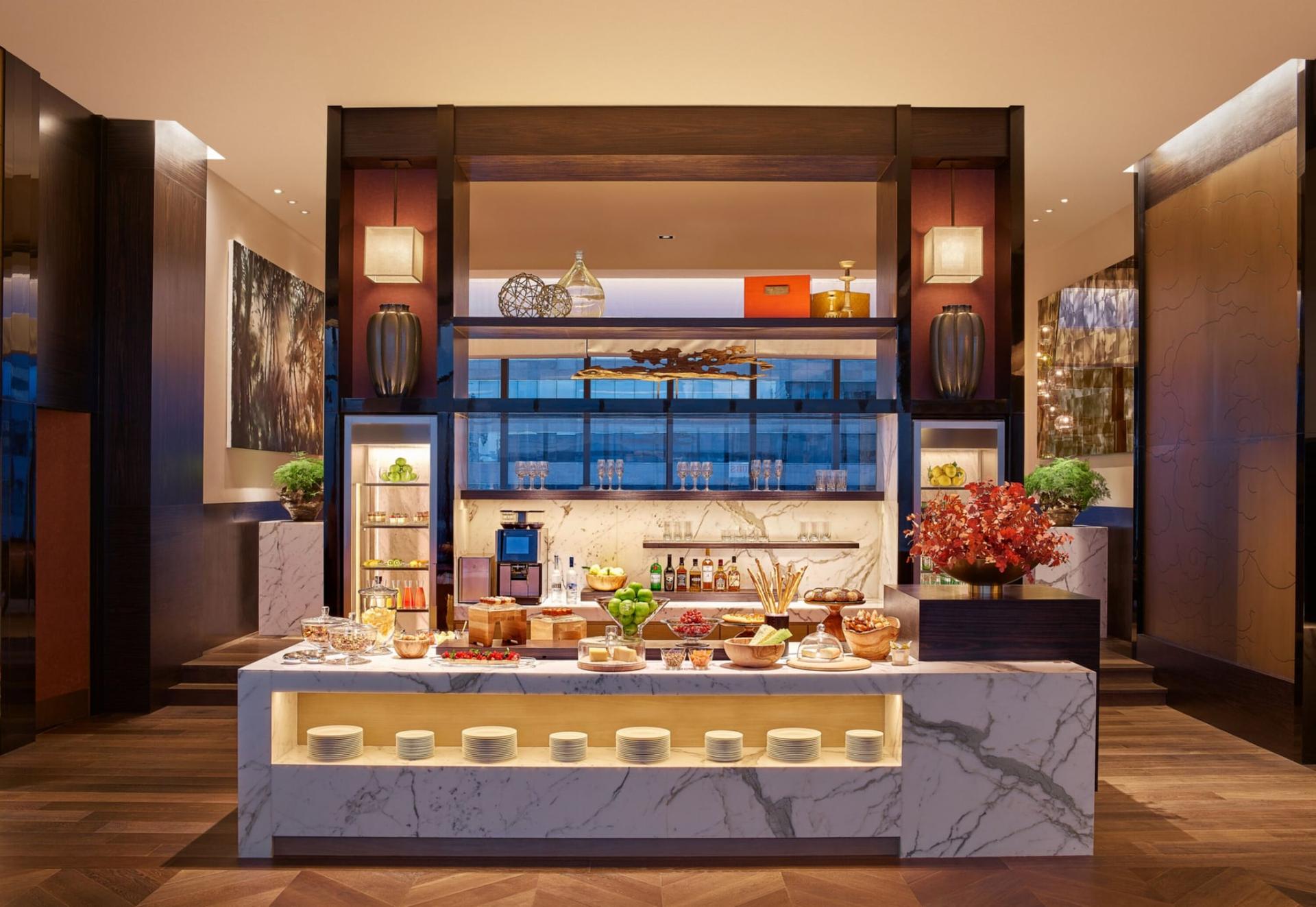 GRAND HYATT HONG KONG 69384 — 10