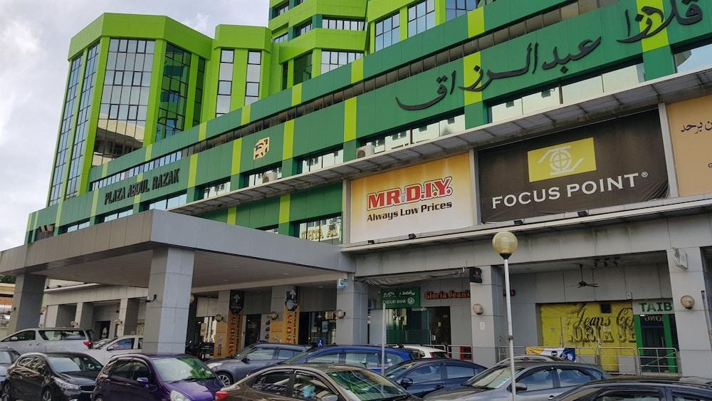 ABDUL RAZAK HOTEL APARTMENTS(MB) 874905