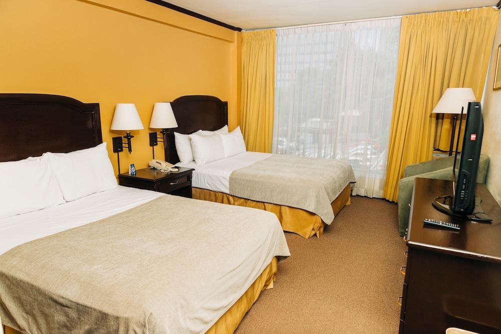 HOTEL PLAZA SUITES — 10