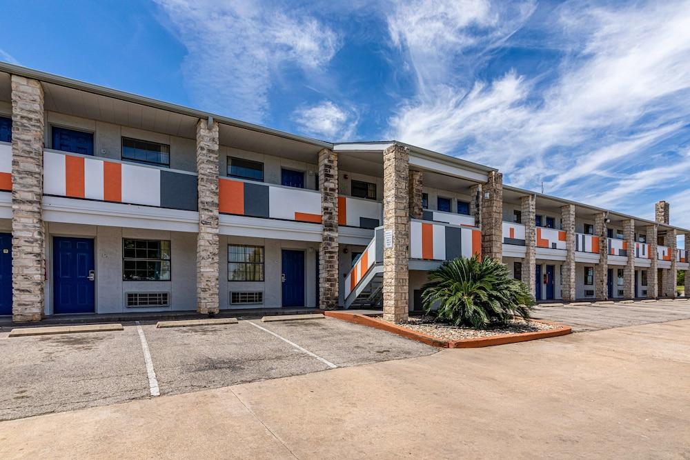 Motel6 Georgetown, TX — 5