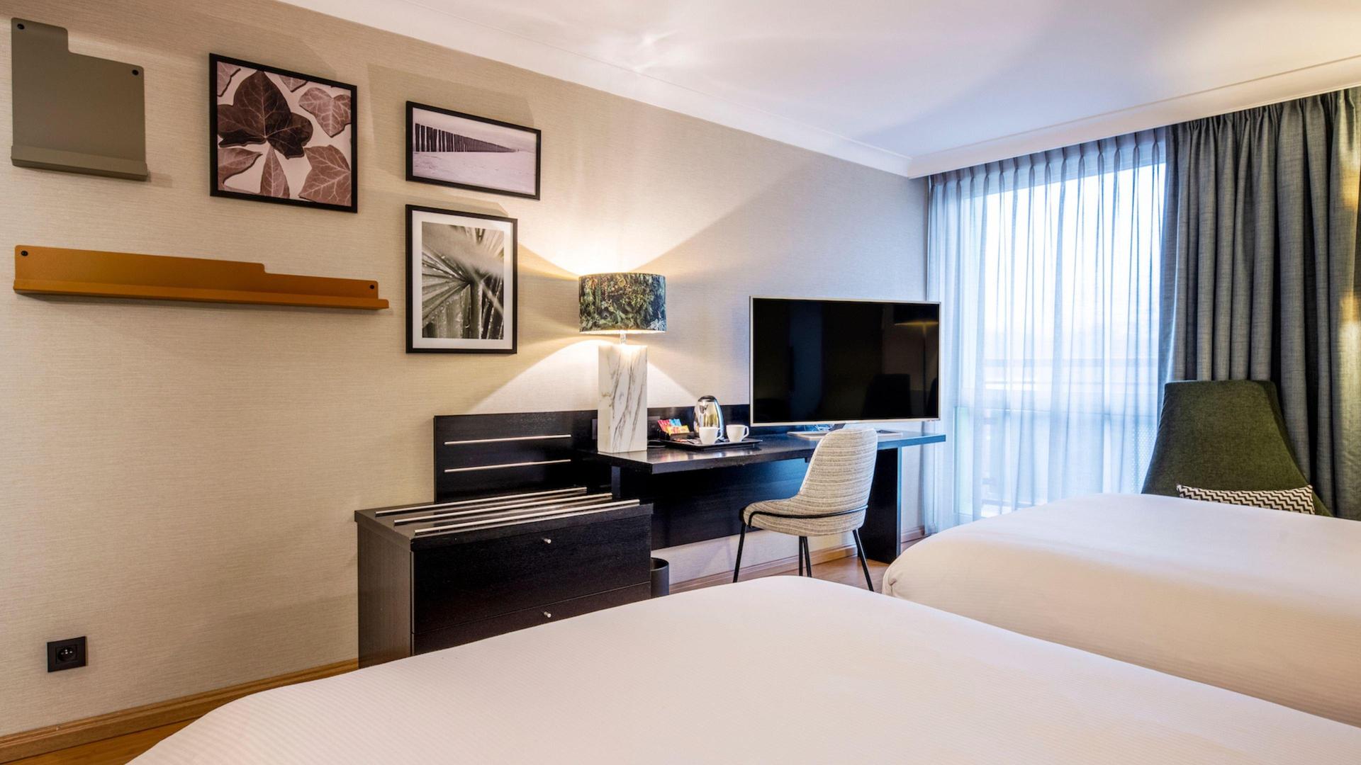 HOLIDAY INN AIRPORT BRUSSELS — 8