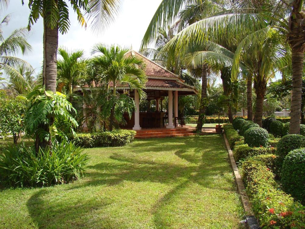 REE HOTEL 98558 — 4