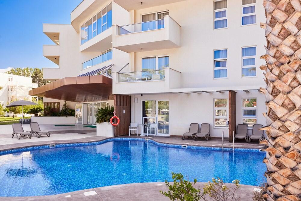 The Long Beach Hotel Montenegro 1061018 — 5