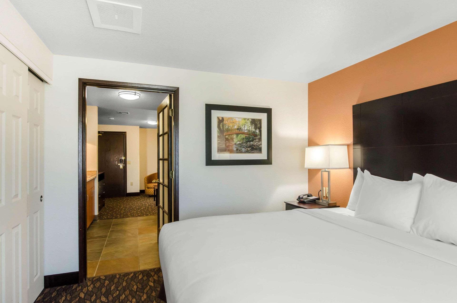 Comfort Inn & Suites Ashland, OR — 10