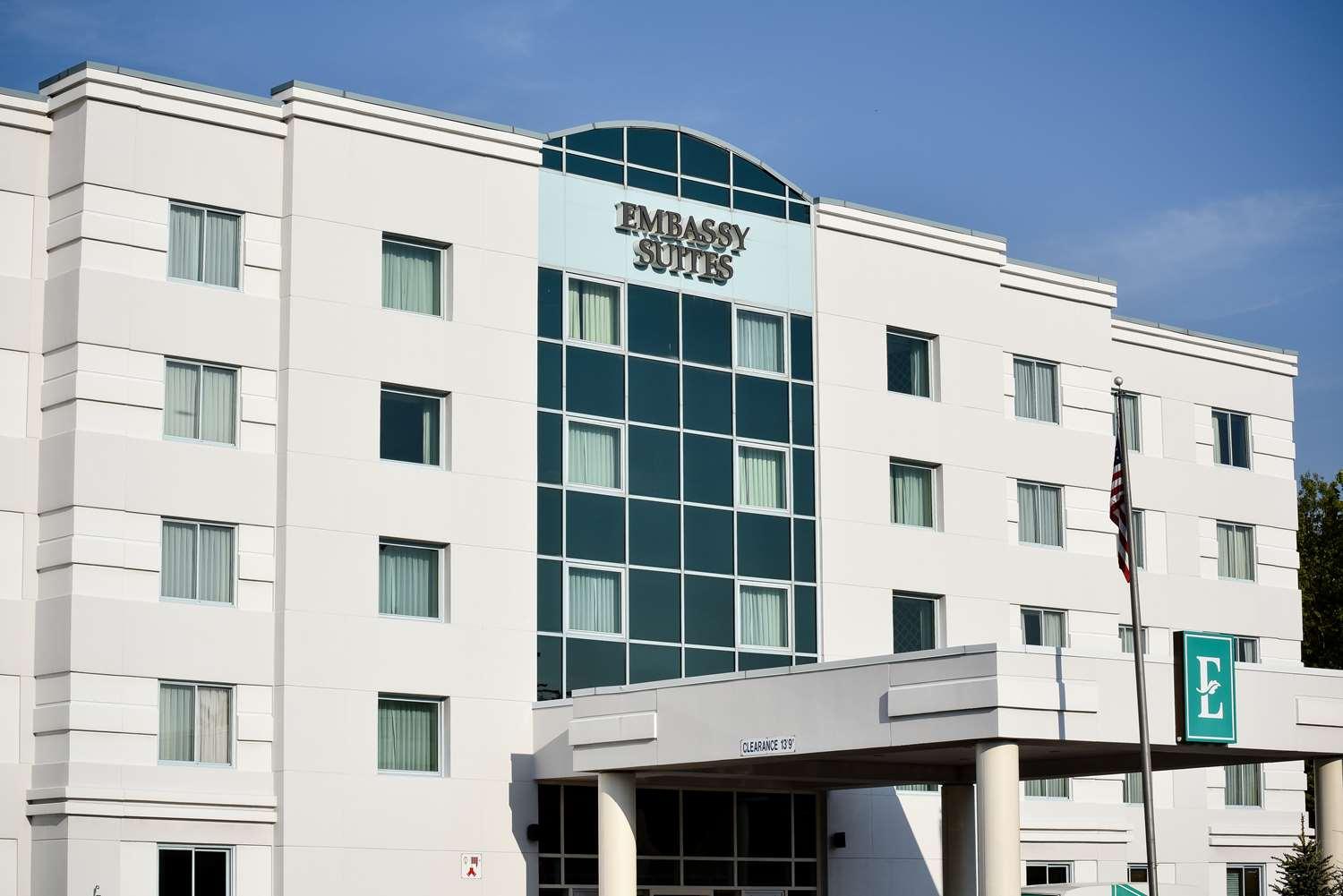 EMBASSY SUITES SYRACUSE — 7
