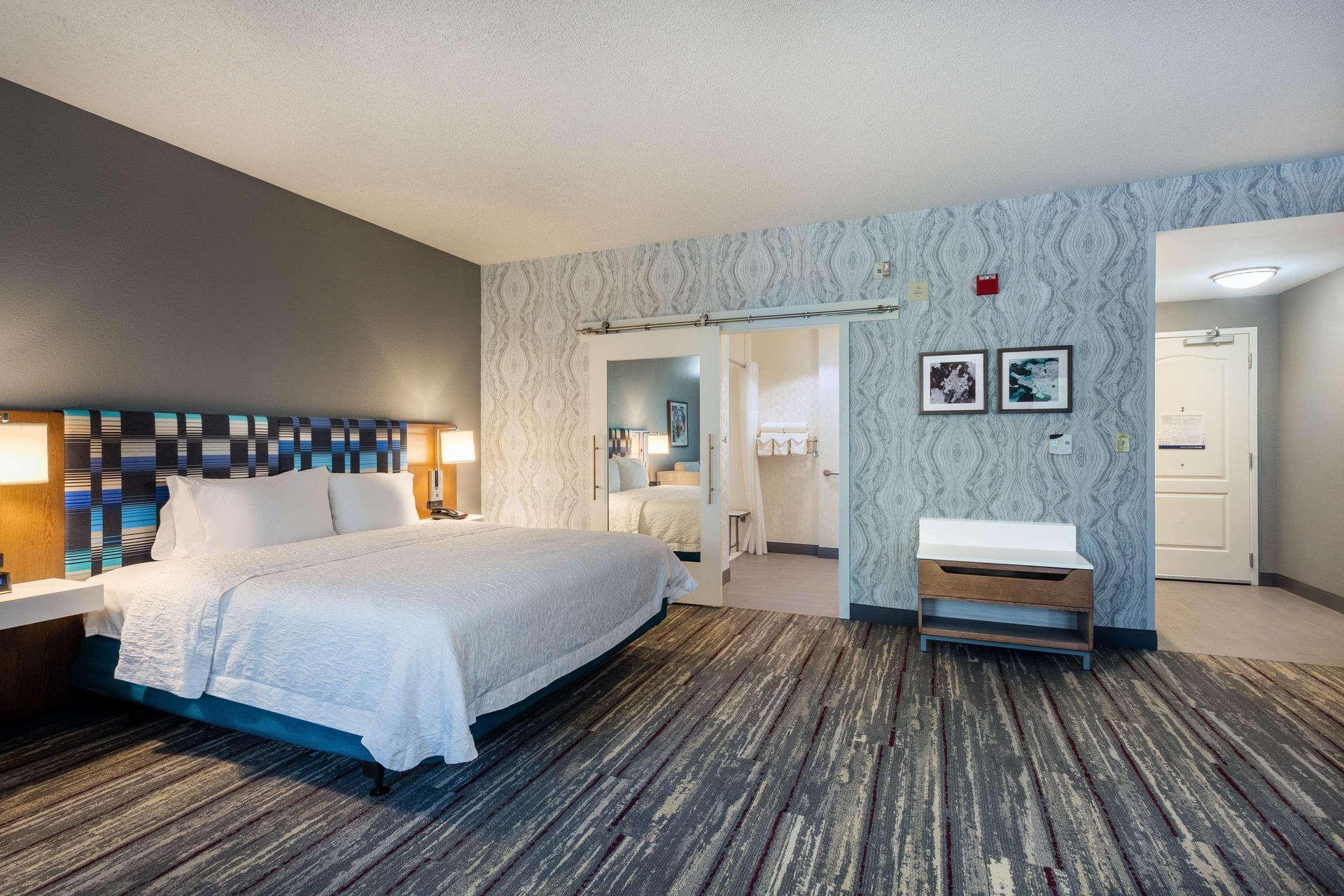 Hampton Inn & Suites Herndon - Reston — 9
