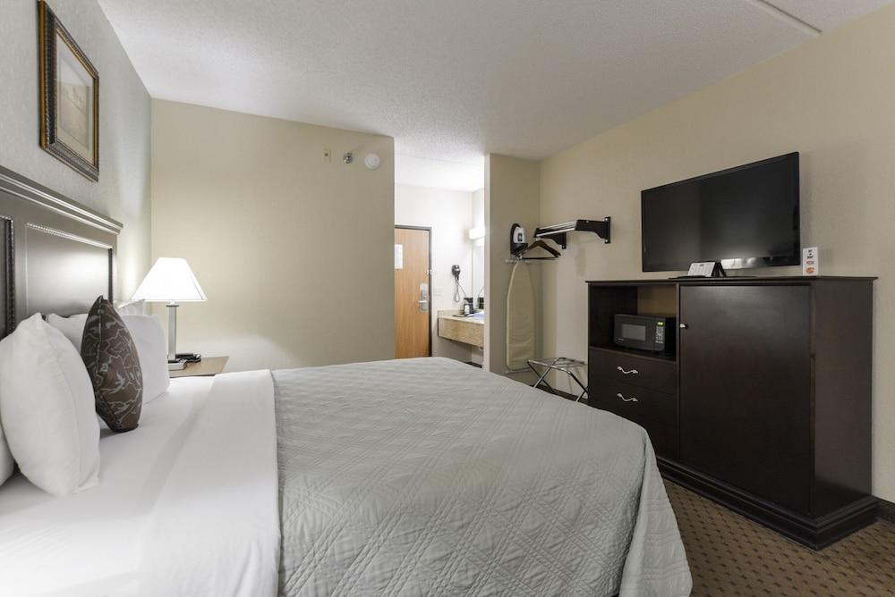 Grand View Inn and Suites — 10